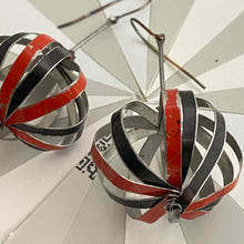 Load image into Gallery viewer, Twist &amp; Twirl Sphere Earrings