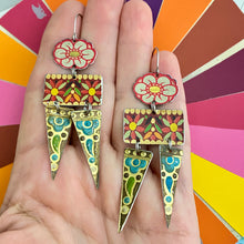 Load image into Gallery viewer, Flowery Venus Earrings