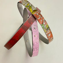 Load image into Gallery viewer, Allover Flowers Pendaflex Tin Bangle