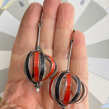 Load image into Gallery viewer, Twist &amp; Twirl Sphere Earrings