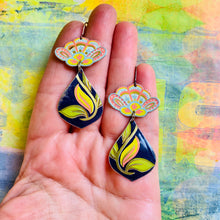 Load image into Gallery viewer, Vintage Folk Flowers TearDrop Tin Earrings