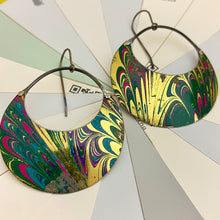 Load image into Gallery viewer, Green &amp; Gold Marbled Crescent Circle Earrings