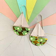 Load image into Gallery viewer, Green &amp; Gold Harlequin Sailboat Earrings