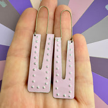 Load image into Gallery viewer, Cool Pink Dimpled Drop Earrings