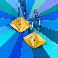 Load image into Gallery viewer, Golden Cat Eye Earrings