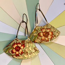 Load image into Gallery viewer, Fancy Flowers Fan Earrings