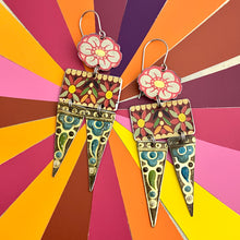 Load image into Gallery viewer, Flowery Venus Earrings