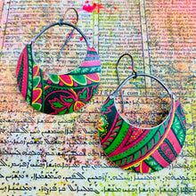 Load image into Gallery viewer, Bright Paisleys Circles Tin Earrings
