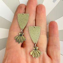 Load image into Gallery viewer, Li Pattern &amp; Antiqued Gold Earrings