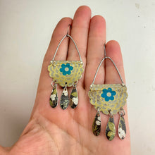 Load image into Gallery viewer, Rustic Vintage Flower Tin Earrings