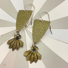 Load image into Gallery viewer, Li Pattern &amp; Antiqued Gold Earrings