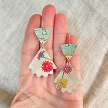 Load image into Gallery viewer, Pinked Edge Gerber Daisy Earrings