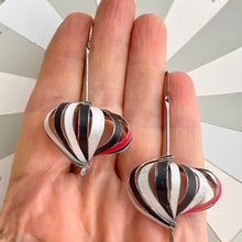 Load image into Gallery viewer, Twist &amp; Twirl Earrings