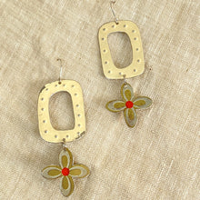 Load image into Gallery viewer, Mod Ecru &amp; Flowers Tin Earrings