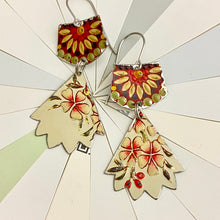 Load image into Gallery viewer, Creamy Pinked Edge Blossom Earrings