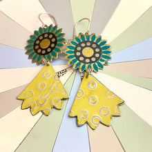Load image into Gallery viewer, Stylized Blossoms &amp; Butter Earrings