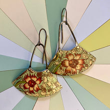 Load image into Gallery viewer, Fancy Flowers Fan Earrings