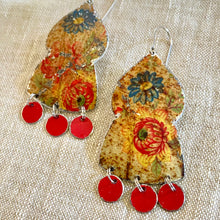 Load image into Gallery viewer, Rustic Flowers Temple Drop Tin Earrings