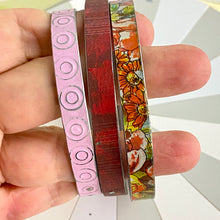 Load image into Gallery viewer, Allover Flowers Pendaflex Tin Bangle