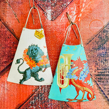 Load image into Gallery viewer, Diamond Jubilee Lion &amp; Dragon Long Fans Tin Earrings