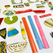 Load image into Gallery viewer, Bits &amp; Pieces 1 Tin De-Stash