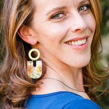 Load image into Gallery viewer, Vintage 70s Filofax Chunky Horseshoe Tin Earrings