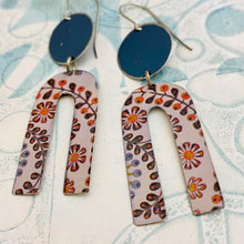 Load image into Gallery viewer, Dusty Lilac Horseshoe Tin Earrings