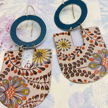 Load image into Gallery viewer, Dusty Lilac Chunky Horseshoe Tin Earrings