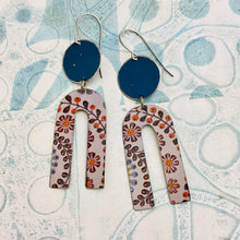 Load image into Gallery viewer, Dusty Lilac Horseshoe Tin Earrings