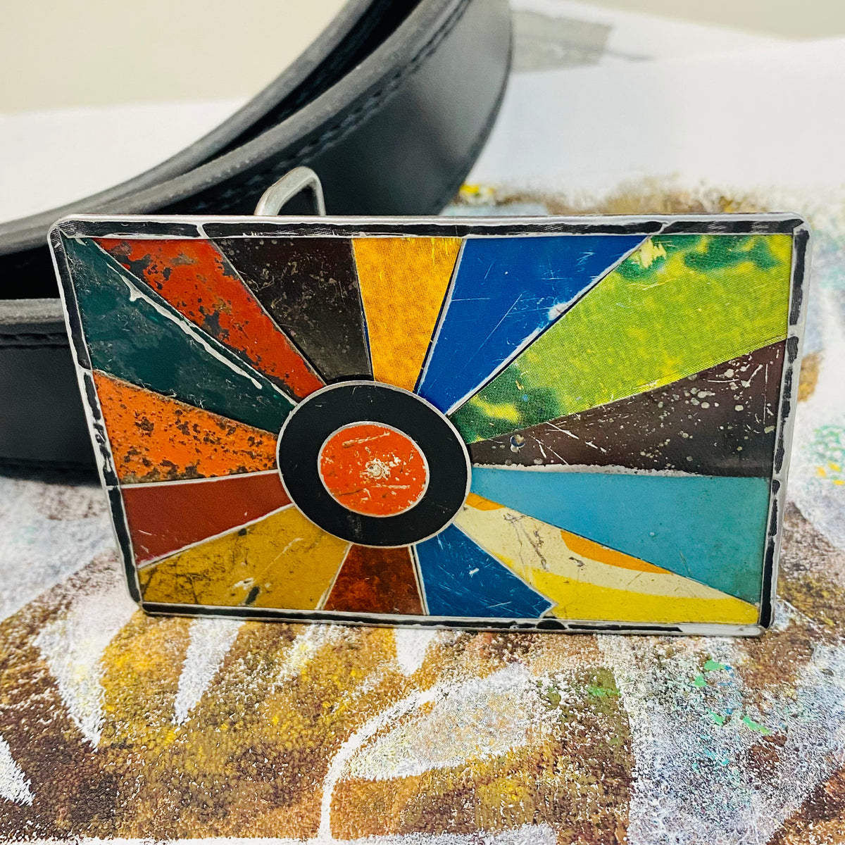 Retro Mod Starburst Tin Belt Buckle – adaptive reuse jewelry