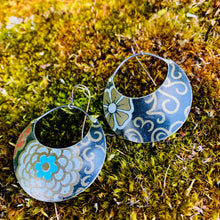 Load image into Gallery viewer, Zinnias on Midnight &amp; Gold Circles Upcycled Tin Earrings