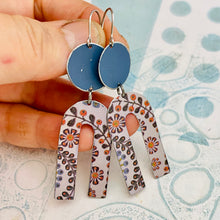 Load image into Gallery viewer, Dusty Lilac Horseshoe Tin Earrings